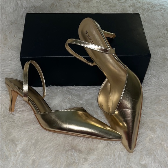 Elegant Gold Pointed-Toe Heels – Worn Only Once! ✨ - Picture 5 of 7